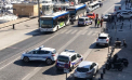 Un mort, un ranit si o arestare dupa ce un Renault intra intr-o statie de autobuz la Marsilia