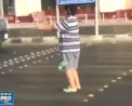 Un baiat de 14 ani, retinut in Arabia Saudita dupa ce a dansat "Macarena" pe strada - VIDEO