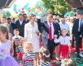 Ziua Independentei, sarbatorita cu mult fast la Orhei. Mii de oameni s-au adunat ca sa vada un show de exceptie: Primarul Ilan Sor si sotia sa, Jasmin, intampinati cu paine si sare - VIDEO