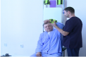 Paturi automatizate, utilaje moderne si posibilitatea de a solicita astistenta medicala apasand pe buton. Conditiile de care au parte pacientii cu deficiente locomotorii care ajung la Spitalul Sfanta Treime - VIDEO