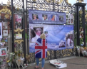 Se implinesc 20 de ani de la moartea Printesei Diana. Zeci de oameni au depus flori si au aprins lumanari in memoria Printesei Inimilor - VIDEO