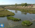 A revenit apa in raul Raut la Cazanesti, unde acum cateva zile erau sute de pesti morti. Hidrocentrala din localitatea vecina a fost eliberata de apa - VIDEO