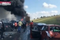 Accident cu efect de domino in Rusia. 30 de automobile s-au ciocnit violent, iar in urma impactului, cateva au luat foc - VIDEO