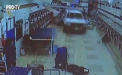 Scene cutremuratoare, surprinse intr-o spalatorie din SUA. Un automobil a intrat din plin in cladire - VIDEO