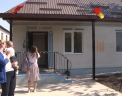 O mama singura cu 5 copii, care nu avea unde sa stea, isi va creste micutii intr-o casa noua. Mai multi moldoveni stabiliti in Romania au aflat drama prin care trece o femeie din Drochia si au decis sa o ajute - VIDEO