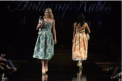Imbracati in costume la patru ace sau in rochii de seara, patrupezii au fost eroii unui show de moda la New York. Designerul sustine ca ei merita o garderoba pe masura - VIDEO