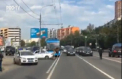 A blocat circulatia pe strazi, a atacat un politist si a inotat intr-un lac. Ce a reusit sa faca un elan, care a aparut din senin, pe strazile Moscovei - VIDEO