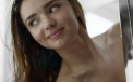Reclama in care modelul Miranda Kerr pune in umbra produsul pe care il promoveaza. VIDEO