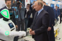 Nimeni sa nu se ridice de pe scaun! Vizita lui Putin la sediul unei companii IT din Rusia a fost numita de jurnalistii straini o comedie neagra. Angajatilor le-a fost interzis sa se ridice de pe scaun cu jumatate de ora inaintea de venirea acestuia - VIDE
