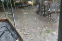 Grindina a facut prapad si in Ucraina. Localitatile au ramas fara geamuri si acoperisuri, iar masinile au fost avariate. Bucatile de gheata erau cat oul de gaina - VIDEO