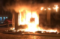 O filiala a bancii ruse Sberbank din Lvov a fost incendiata. Flacarile au distrus mobila si tehnica din cladire - VIDEO