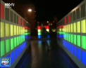 Pod care produce energie electrica, la Berlin. Atunci cand un trecator merge pe acolo, pasarela este luminata in zeci de culori - VIDEO