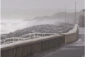 Trei oameni si-au pierdut viata in Irlanda, dupa trecerea uraganului Ophelia. 300 de mii de locuinte au ramas fara lumina, iar uraganul se indreapta spre Anglia si Scotia - VIDEO