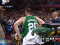 Accidentare horror in primul meci din noul sezon NBA. Gordon Hayward a avut parte de clipe groaznice in meciul contra celor de la Cleveland Cavaliers - VIDEO