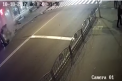 Momentul in care Lexus-ul spulbera oamenii de pe trotuar la Harikov a fost surprins de camerele de supraveghere. Cum s-a intamplat totul - VIDEO