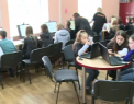 Reguli pentru linistea parintilor. Intr-o lume a tehnologiilor, adultii au invatat astazi cum isi pot feri copiii de pericolele internetului: "Sotul a instalat un program de control" - VIDEO