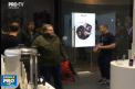 Haos mare intr-un magazin din Moscova, dupa ce a fost pus in vanzare noul iPhone 10.  Dupa ce au asteptat 2 zile, sute de oameni au dat buzna in magazin pentru a cumpara smatphone-ul - VIDEO