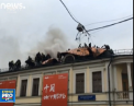 Unul dintre cele mai mari muzee din Rusia, cuprins de flacari. 30 de persoane au fost evacuate, iar una dintre cladirile muzeului, afectata - VIDEO