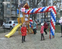 Bucurie pentru pici. Inaintea sarbatorilor de iarna, compania " Vasigur Grup" le-a daruit un nou loc de joaca - VIDEO