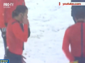 Au jucat si pe o ninsoare puternica. Doua echipe din Ucraina au disputat o repriza in conditii meteo dificile, iar apoi arbitra a amanat meciul - VIDEO