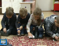 Pregatiti-va ciubotelele. Daca ati fost cuminti s-ar putea ca in ele sa apara surprize de la Mos Nicolae, insa daca ati fost neascultatori, veti primi doar o nuielusa - VIDEO