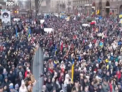 Confruntari intre politisti si sustinatorii lui Mihail Saakasvili, la Kiev. Dupa ce au protestat si au cerut demisia presdintelui ucrainean, oamenii au inceput sa arunce cu petarde in scutieri - VIDEO