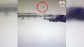Un avion de mici dimensiuni s-a prabusit in orasul Narian-Mar din Rusia. Momentul accidentului a fost surprins de o camera de supraveghere