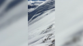 Un schior din Macedonia a scapat ca prin minune din ghiarele mortii dupa ce o avalansa la inghitit in timp ce acesta se afla in varful unei partii