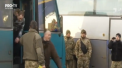 Ucraina si separatistii din Donbas au facut un schimb de prizonieri, fiind cel mai mare din cei trei ani de conflict. Kievul a eliberat 306 persoane, iar rebelii prorusi 74 - VIDEO