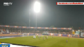 Radu Albot, suporter la un meci de fotbal. Aflat in India, tenismanul moldovean a sustinut o echipa locala, la o partida de campionat
