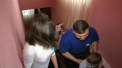 O familie cat o echipa de fotbal! Un cuplu din Criuleni creste 11 copii, opt dintre ei - adusi de la orfelinat. Toti le spun mama si tata: "Ii asteptam deja sa vina si cu nepotii acasa" - VIDEO