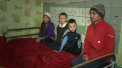 Racirea vremii e un chin pentru familiile sarace. Povestea unui tata care creste singur trei copii la Bujor: "Lemnele sunt mai scumpe anul acesta. Renuntam la multe ca sa ne incalzim" - VIDEO