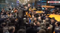 Nebunie pe aeroportul din Istanbul. Sute de fani l-au intalnit acolo pe Arda Turan, fotbalistul imprumutat de Barcelona la gruparea Istanbul Bashaksehir