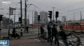 Olanda a fost lovita de o furtuna care pur si simplu lua masinile si oamenii pe sus. Meteorologii au emis cod rosu de vant, iar doua persoane au fost ucise de vantul puternic - VIDEO