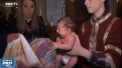 Botez in grup la Tbilisi. Peste 700 de bebelusi au fost increstinati in acelasi de timp de patriarhul Georgiei care le-a devenit si nas de botez - VIDEO