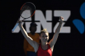 Simona Halep - Karolina Pliskova, 6-3, 6-2, la Australian Open. Romanca s-a calificat in semifinale - VIDEO