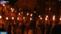 A fost o noapte alba pe o insula din Scotia. Sute de barbati costumati in luptatori au marsaluit pe strazi cu faclii in maini, pe care la un moment dat le-au aruncat intr-un vas urias - VIDEO