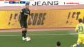 Ratare monumentala in campionatul Greciei. Un atacant de la AEK Atena a avut nenorocul sa se afle in locul nepotrivit, in momentul nepotrivit - VIDEO
