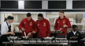 Buni nu doar la fotbal. Jucatorii lui Manchester United au gatit clatite pentru copiii dintr-o scoala britanica - VIDEO