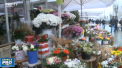 Pentru multi barbati Ziua Indragostitilor incepe cu o vizita la... florarese. De dimineata erau cozi peste tot unde se vindeau flori, iar buchetele s-au dus ca pe banda rulanta - VIDEO