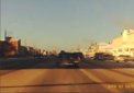 Un sofer a pornit in viteza cu un politist pe capota Loganului si l-a purtat asa cativa metri. Cum l-a oprit agentul - VIDEO 