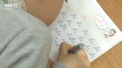 Telefonul mobil si calculatorul i-a facut pe moldoveni sa uite scrisul de mana. Doar elevii din clase primare isi dau silinta sa scrie frumos la orele de caligrafie unde invata tot felul de reguli - VIDEO