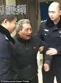 Un copil vandut de catre tata s-a reunit cu bunicul lui. Cum s-a intamplat - FOTO si VIDEO