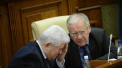 Pe Vladimir Voronin l-au podidit lacrimile dupa o discutie cu Diacov. Cum a fost surprins liderul PCRM la sedinta Parlamentului - GALERIE FOTO