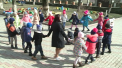 Odata cu venirea primaverii copiii se bucura de fiecare raza de soare. Ultima saptamana, care a fost cu temperaturi generoase, i-a tinut pe cei mici afara, pe terenul de joaca - VIDEO