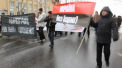 Proteste la Kiev: in timp ce unii ucraineni au manifestat in fata sectiilor de vot deschise pentru alegerile din Rusia, altii au cerut demisia presedintelui Petro Prorosenko - VIDEO