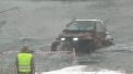 Startul campionatului national de off-road s-a dat pe... zapada, la Magdacesti. Spectatorii s-au incalzit cu vin fiert si o zeama fierbinte. Cum s-au descurcat pilotii - VIDEO