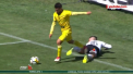 Simulare rusinoasa a unui penalty. Un fotbalist din Chile a cazut secerat la pamant, chiar daca nu a fost atins de adversar - VIDEO