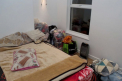 Imagini tulburatoare din apartamentul londonez in care 15 romani erau tinuti ca sclavi de un conational