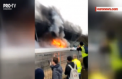 Unul dintre cele mai mari aeroporturi din Marea Britanie a fost partial evacuat, dupa ce un autocar care duce pasagerii de la terminale la avioane a luat foc - VIDEO